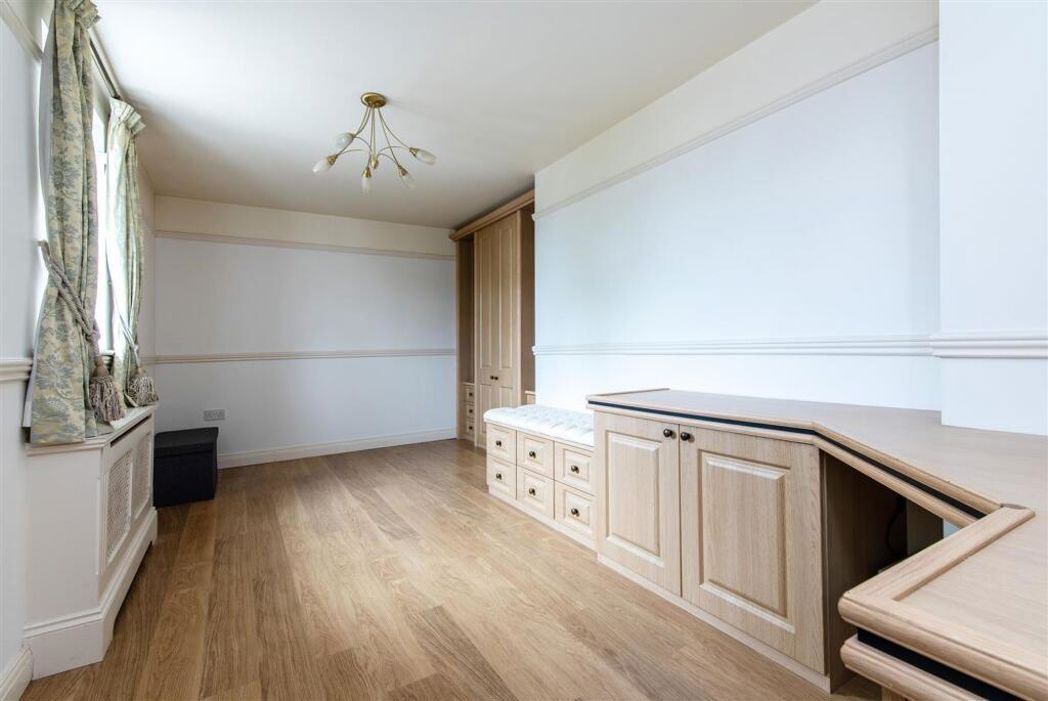 Property image 21 of 45