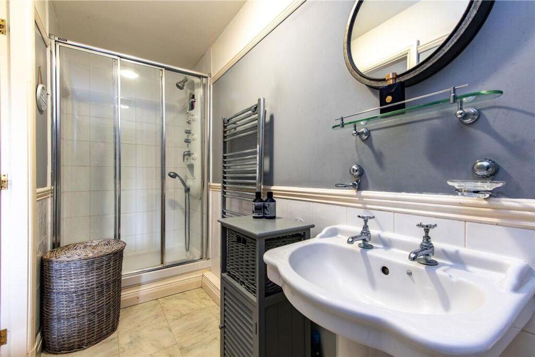 Property image 32 of 45