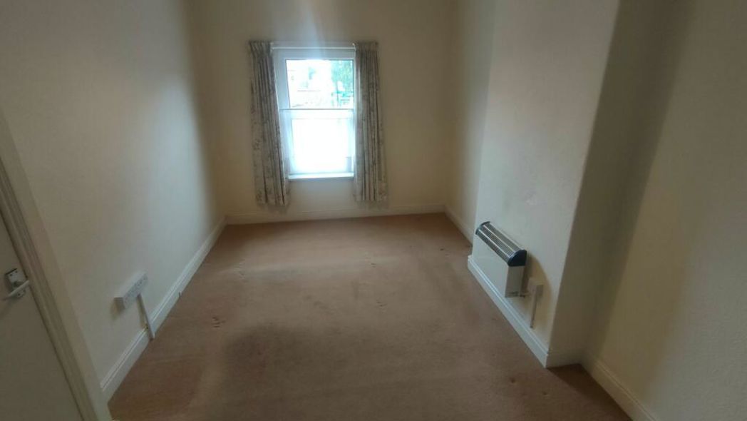 Property image 11 of 17