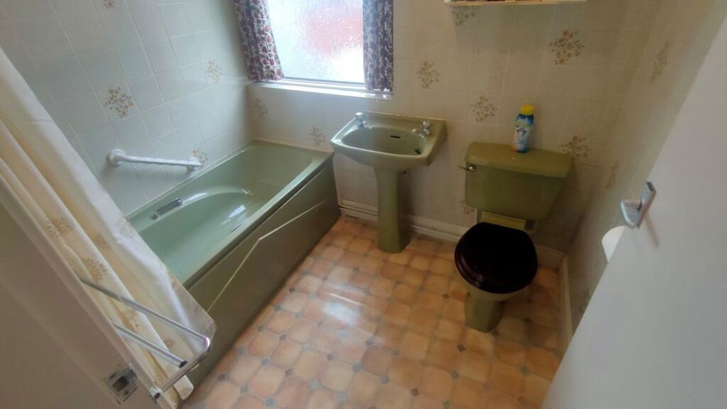 Property image 13 of 17