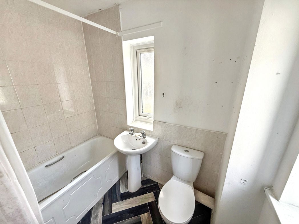 Property image 10 of 12