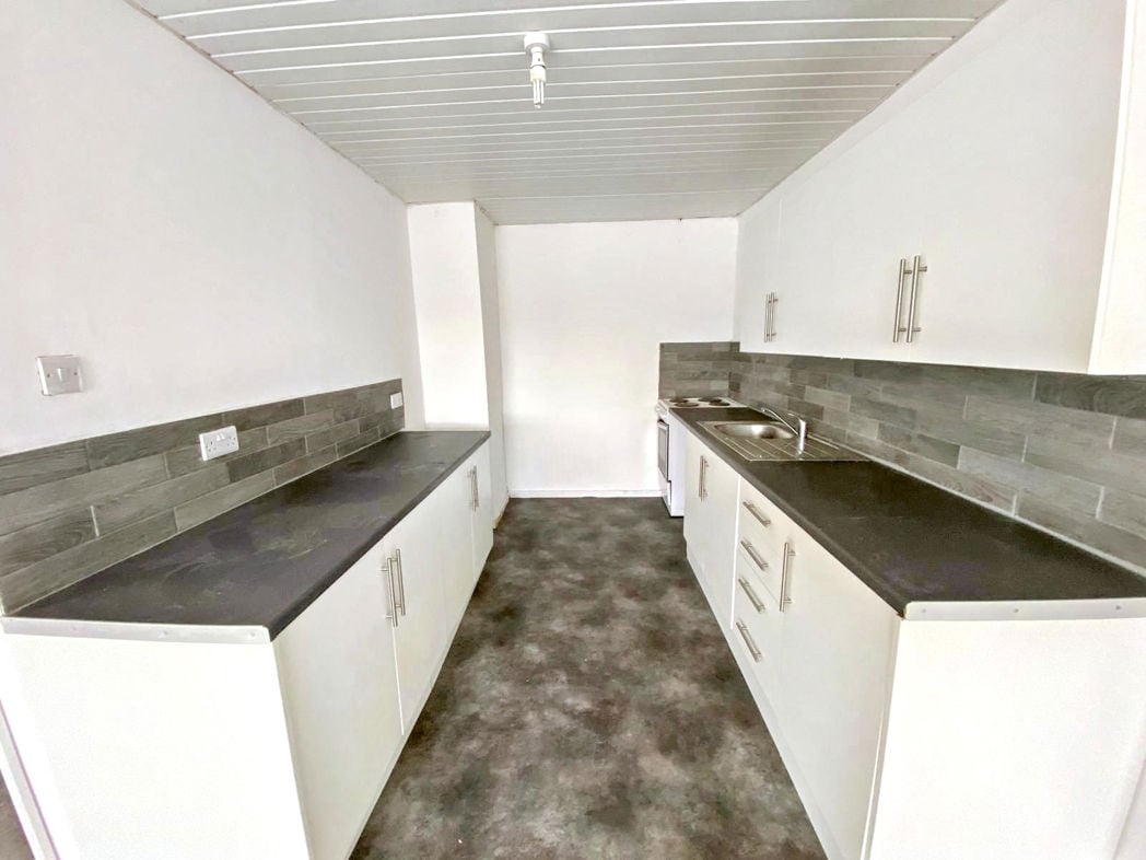 Property image 2 of 11