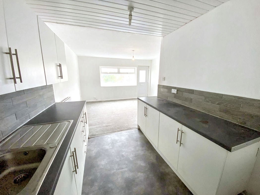 Property image 3 of 11