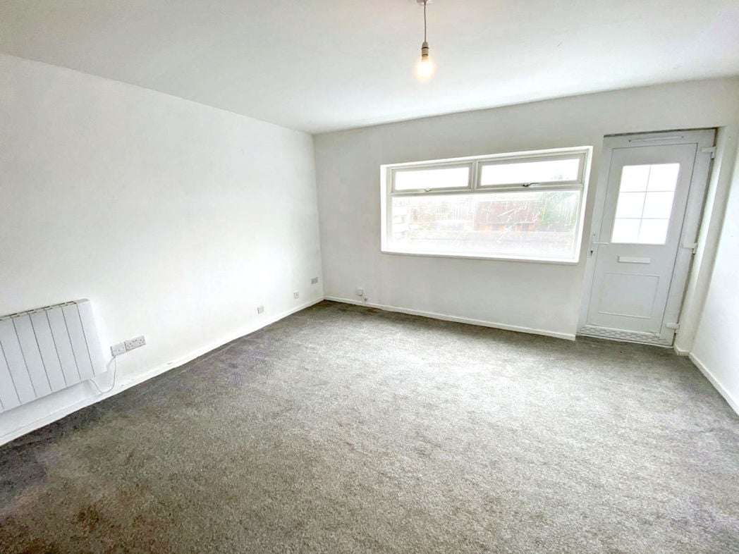 Property image 4 of 11