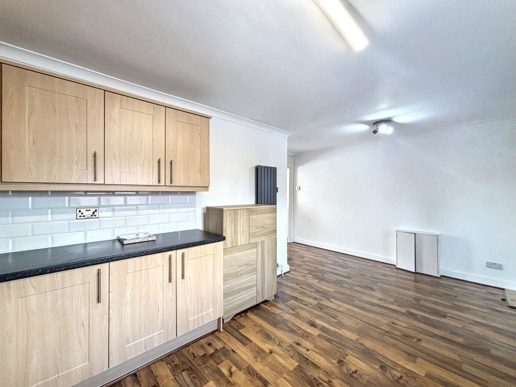 Property image 4 of 11