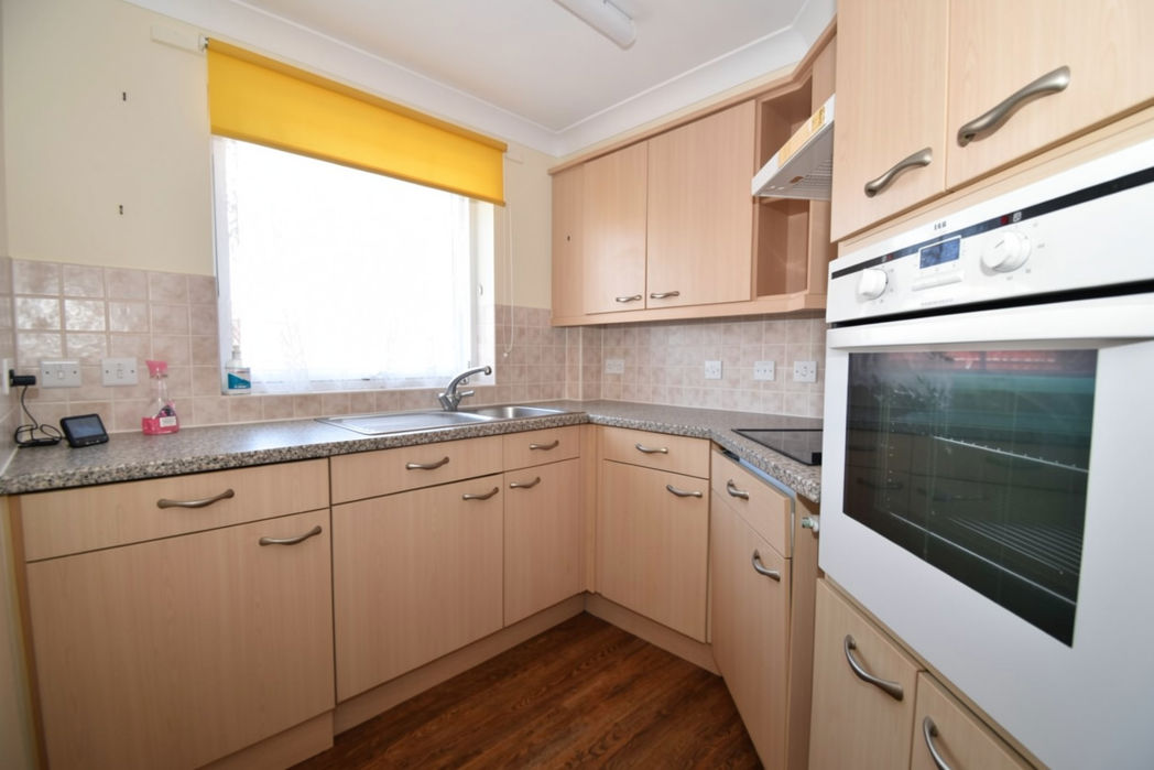 Property image 2 of 9