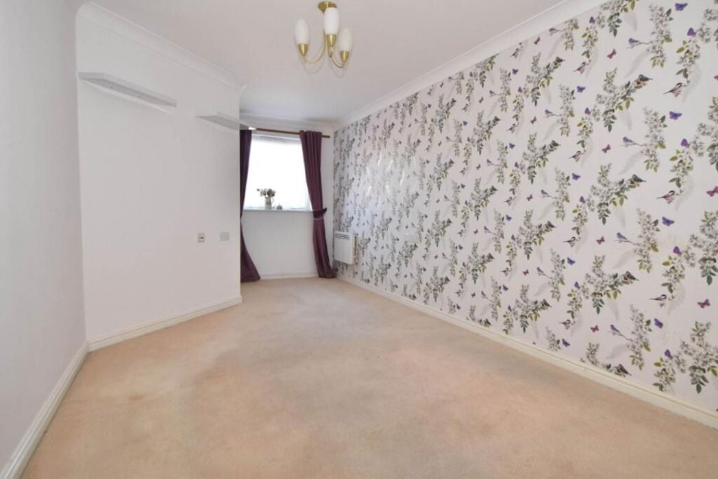 Property image 5 of 9