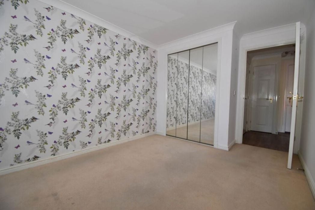Property image 6 of 9