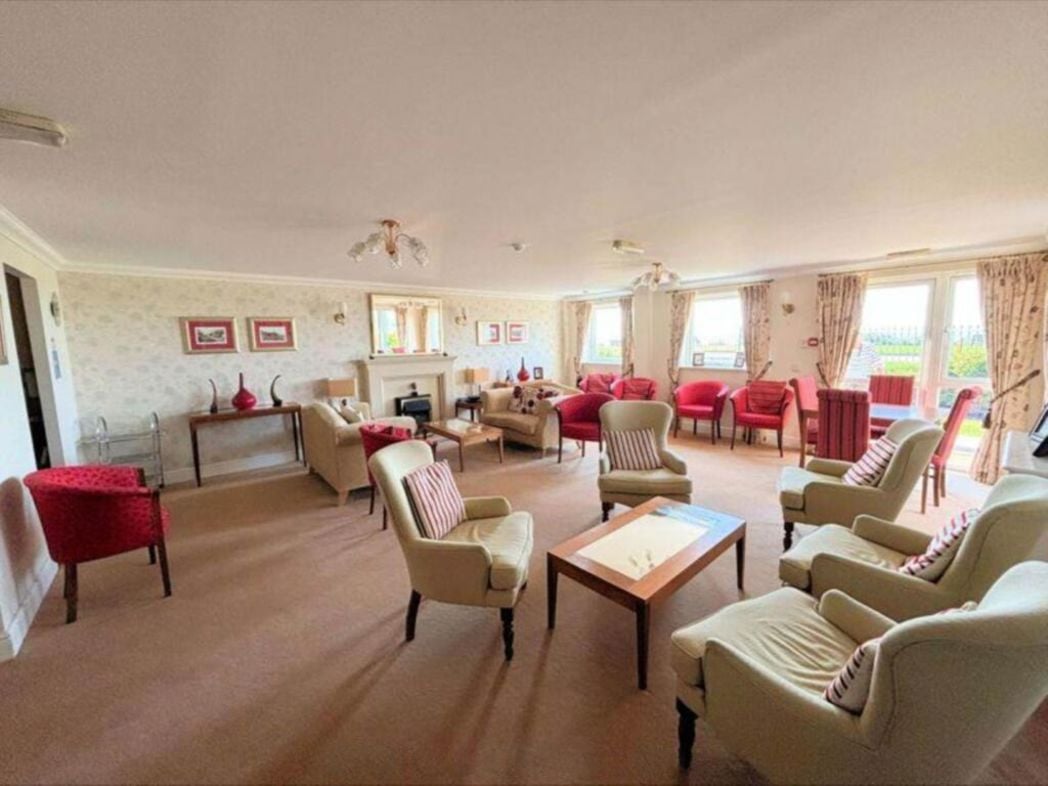 Property image 7 of 9