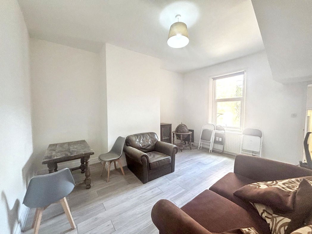 Property image 2 of 10