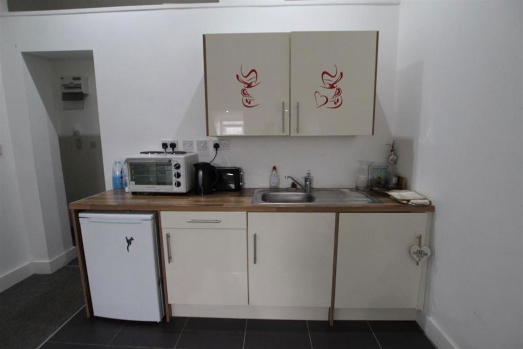 Property image 3 of 6