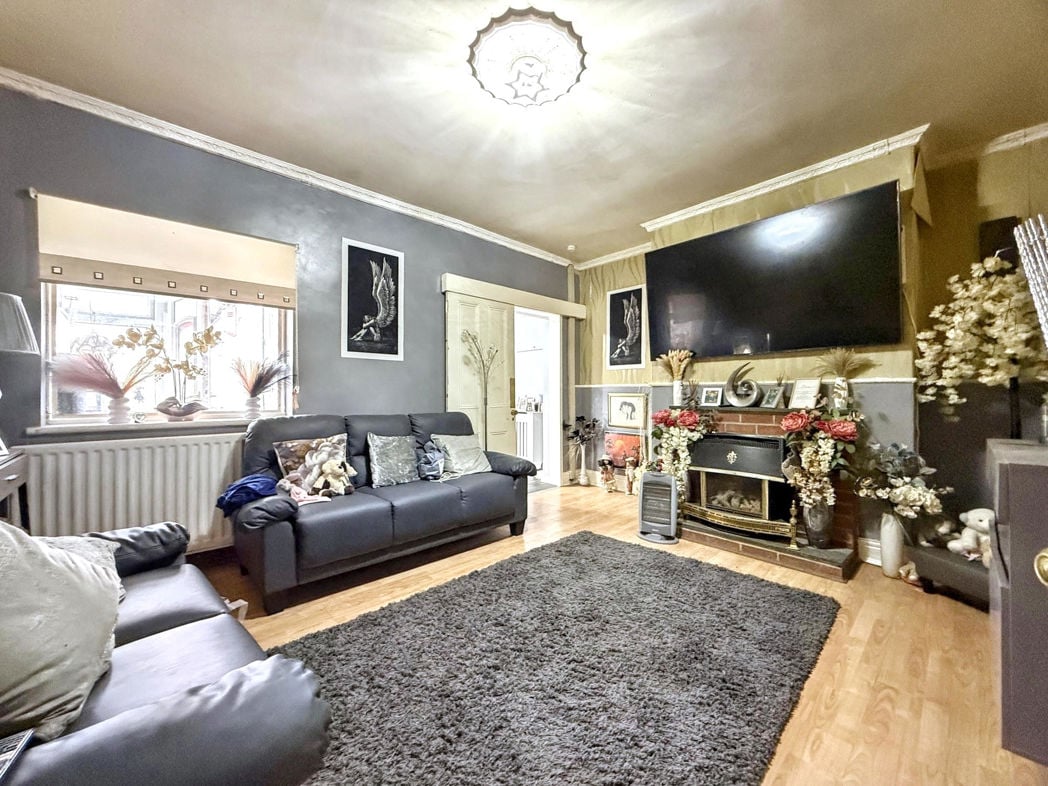 Property image 5 of 8