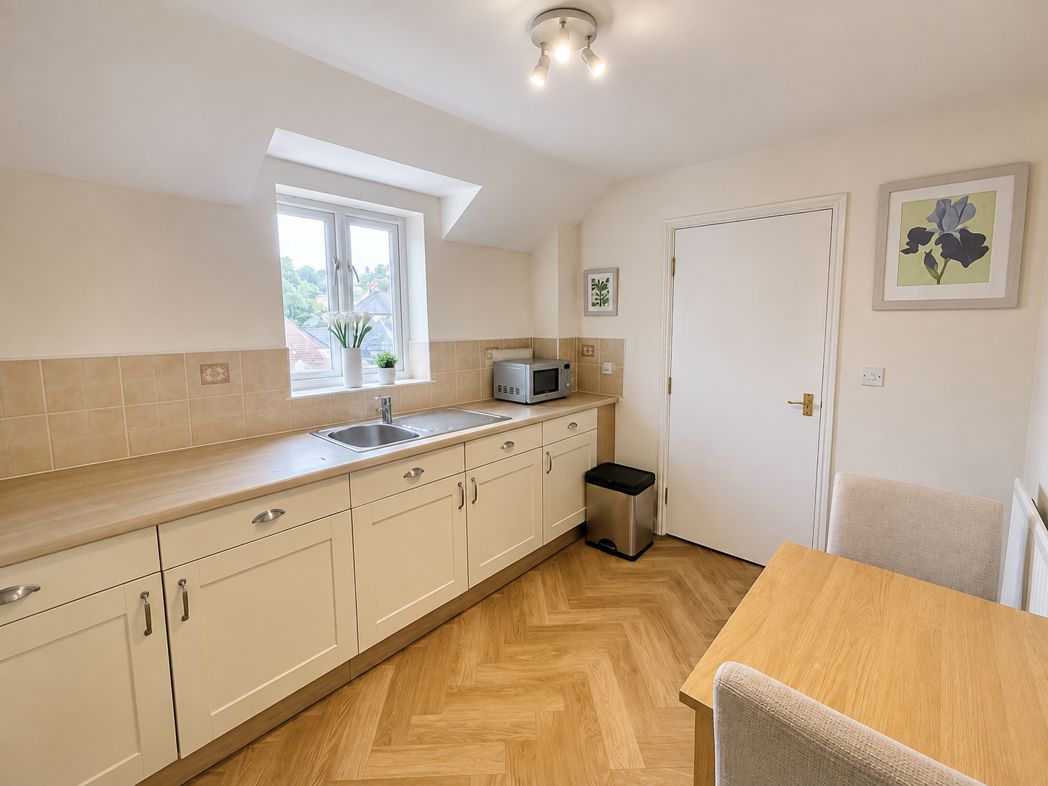Property image 5 of 17