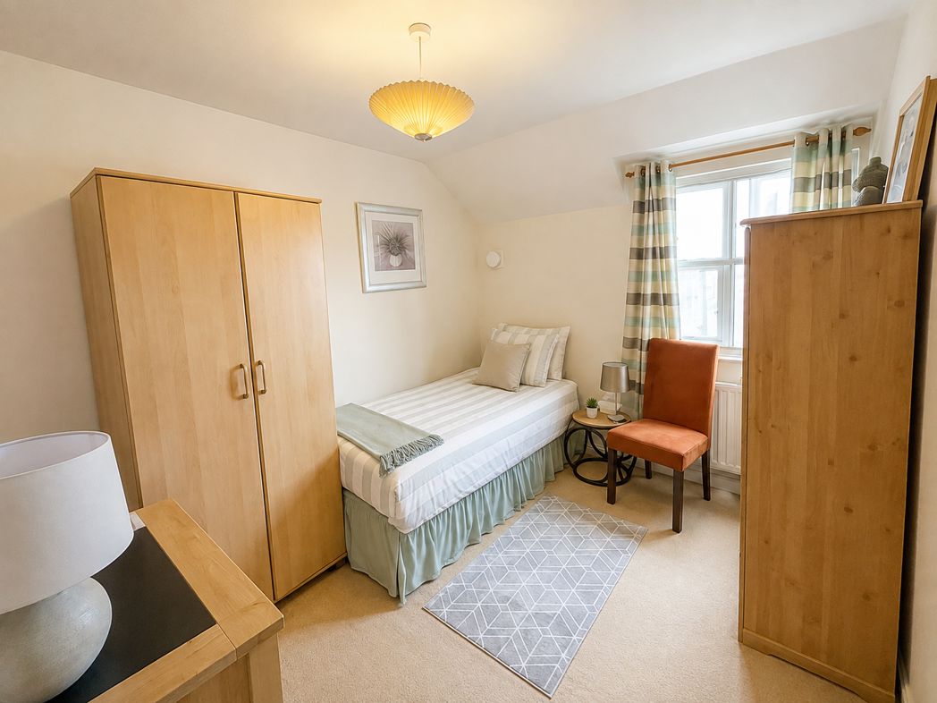 Property image 11 of 17