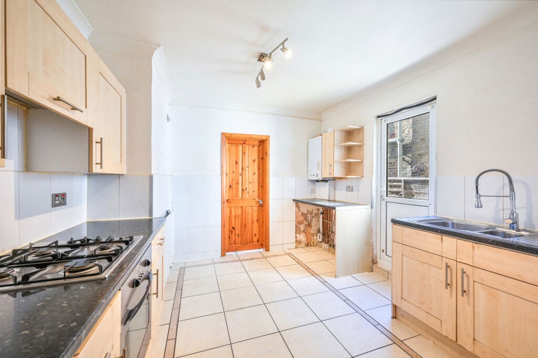 Property image 5 of 18