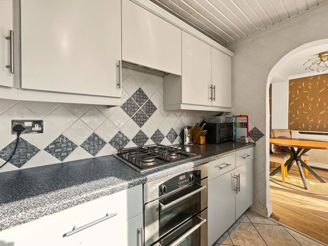 Property image 6 of 28