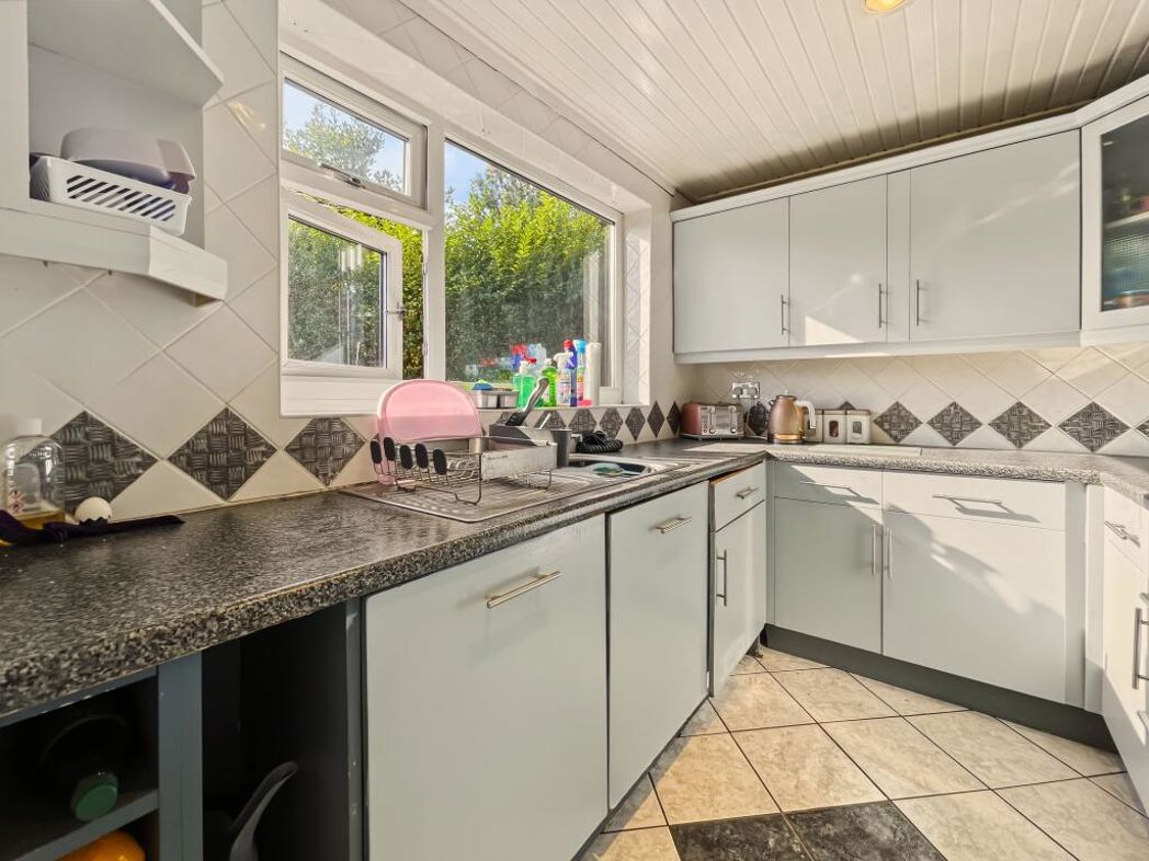 Property image 9 of 28