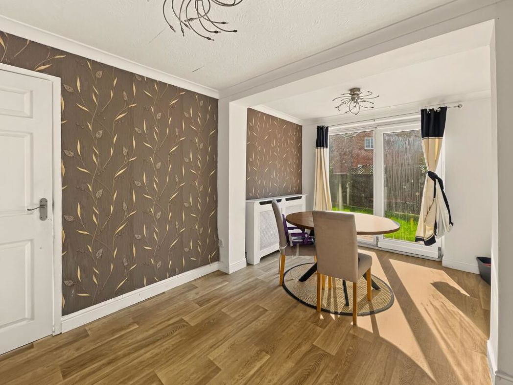 Property image 11 of 28