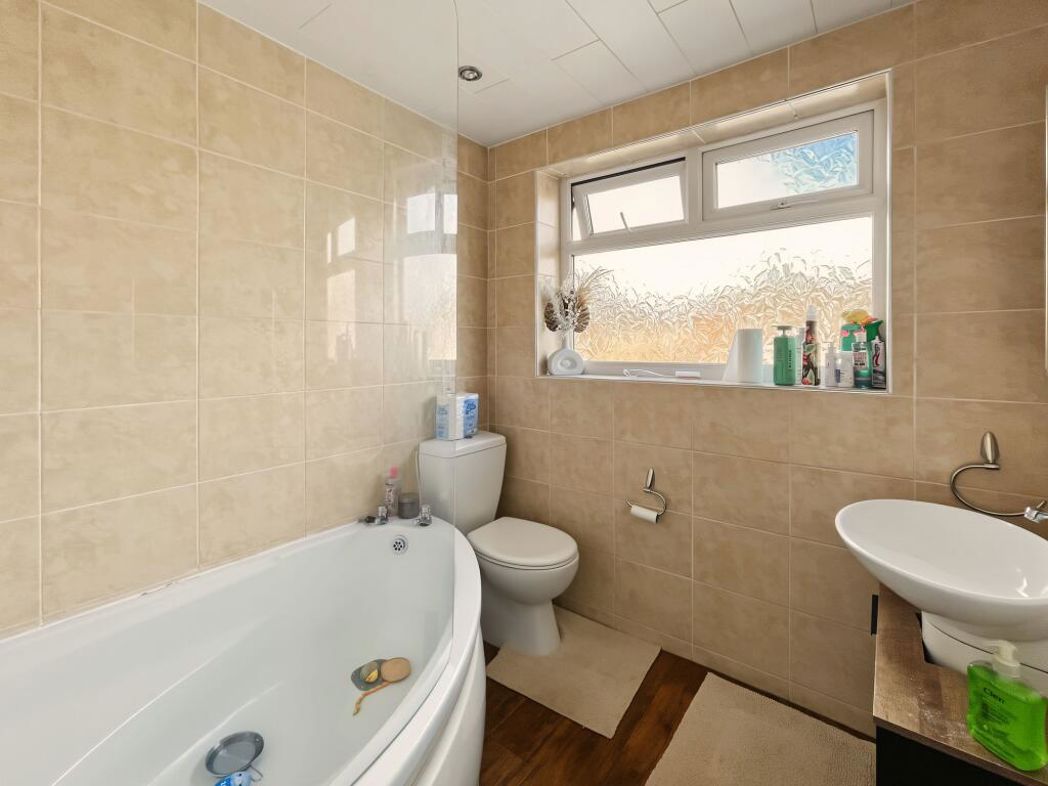 Property image 17 of 28