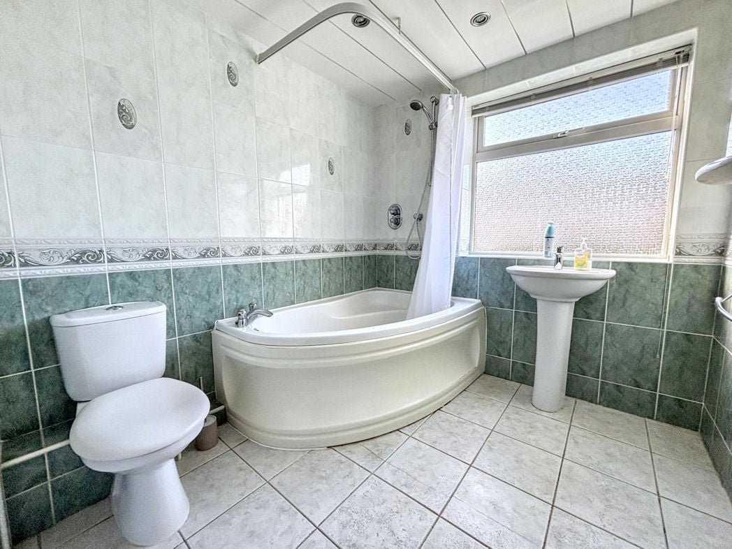 Property image 14 of 16