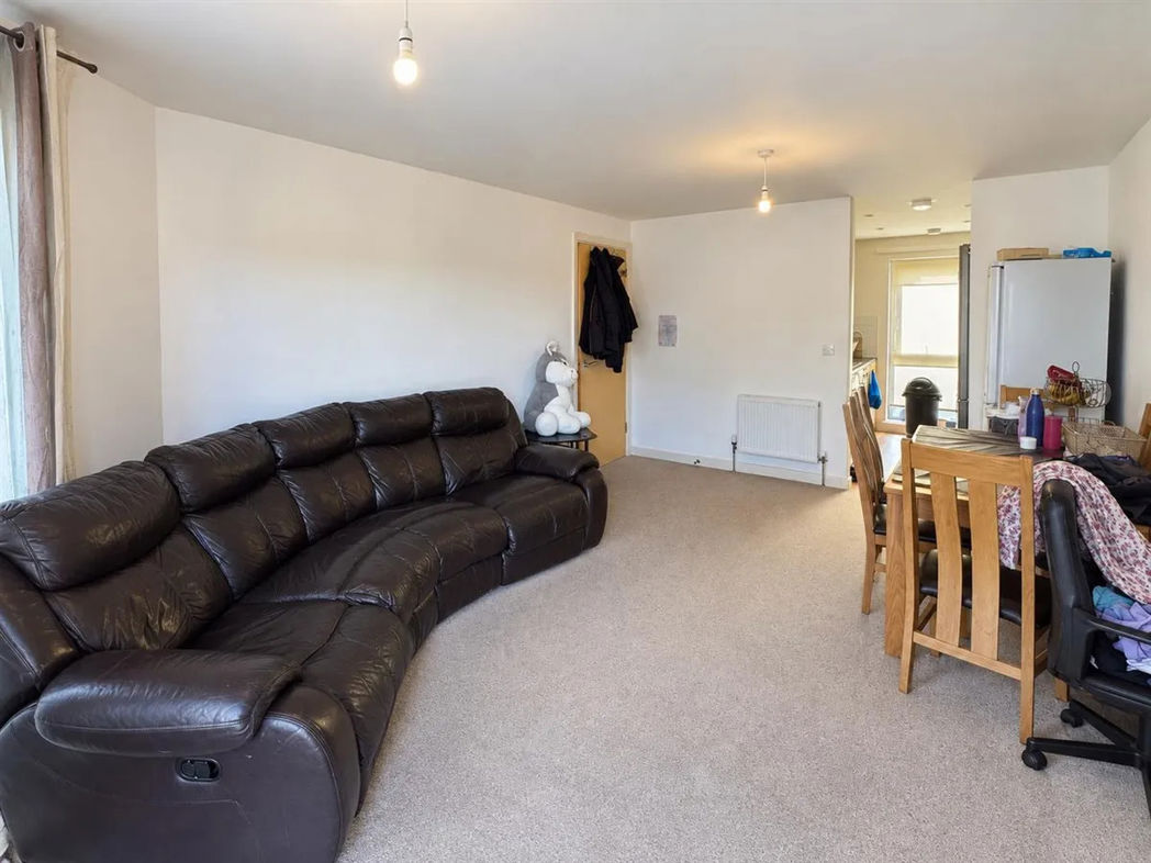 Property image 4 of 15