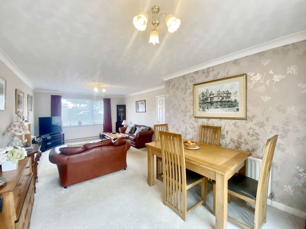 Additional Reception Room Image