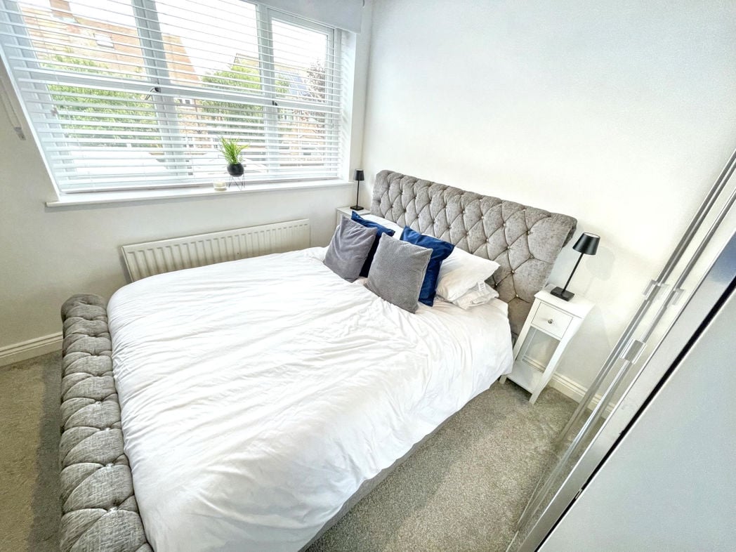 Property image 11 of 15