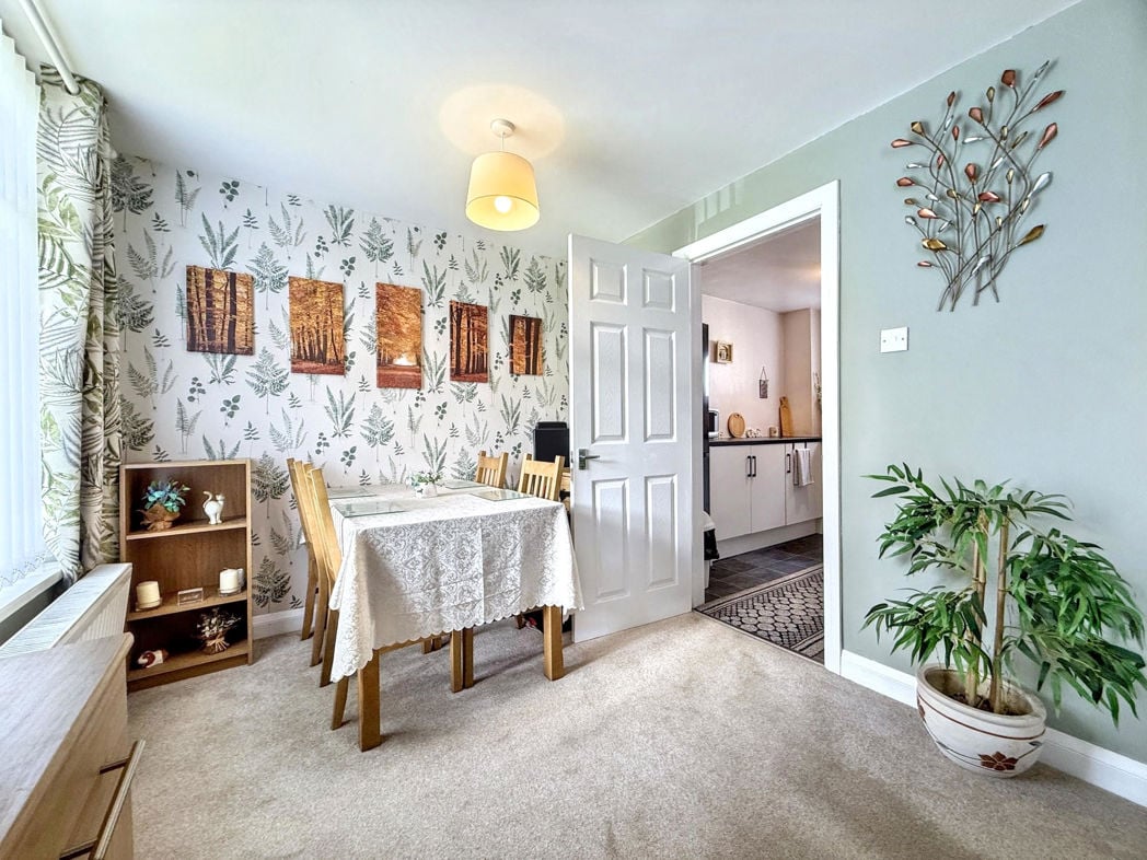 Property image 5 of 18