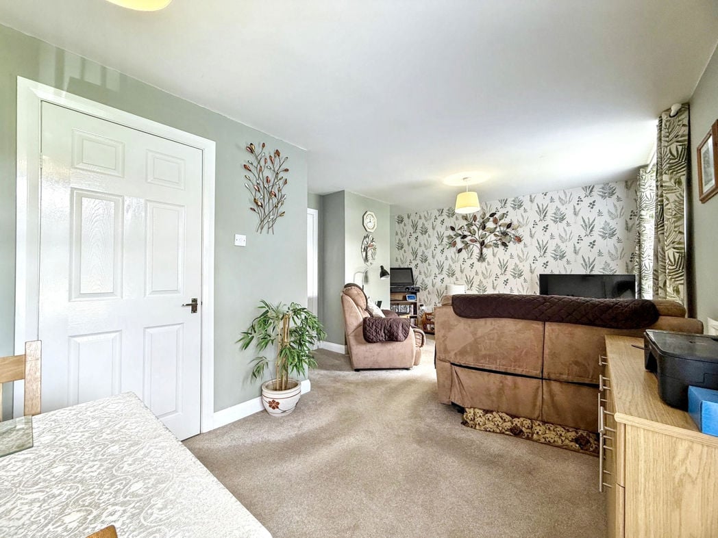 Property image 4 of 18