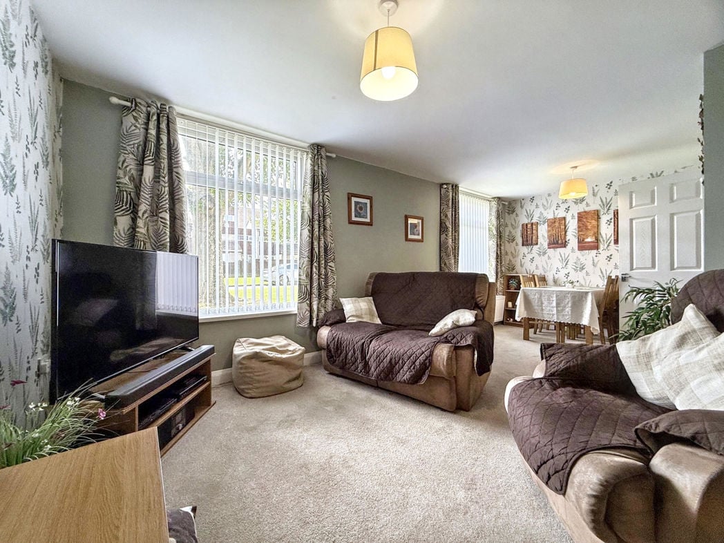 Property image 3 of 18