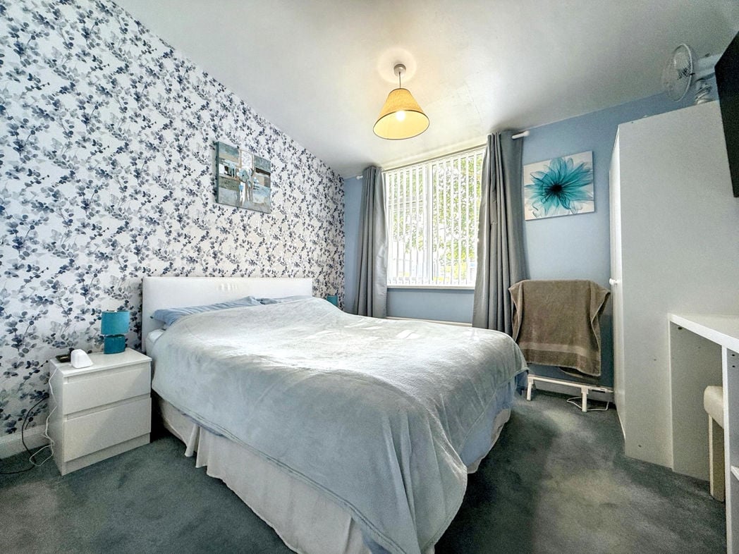 Property image 12 of 18