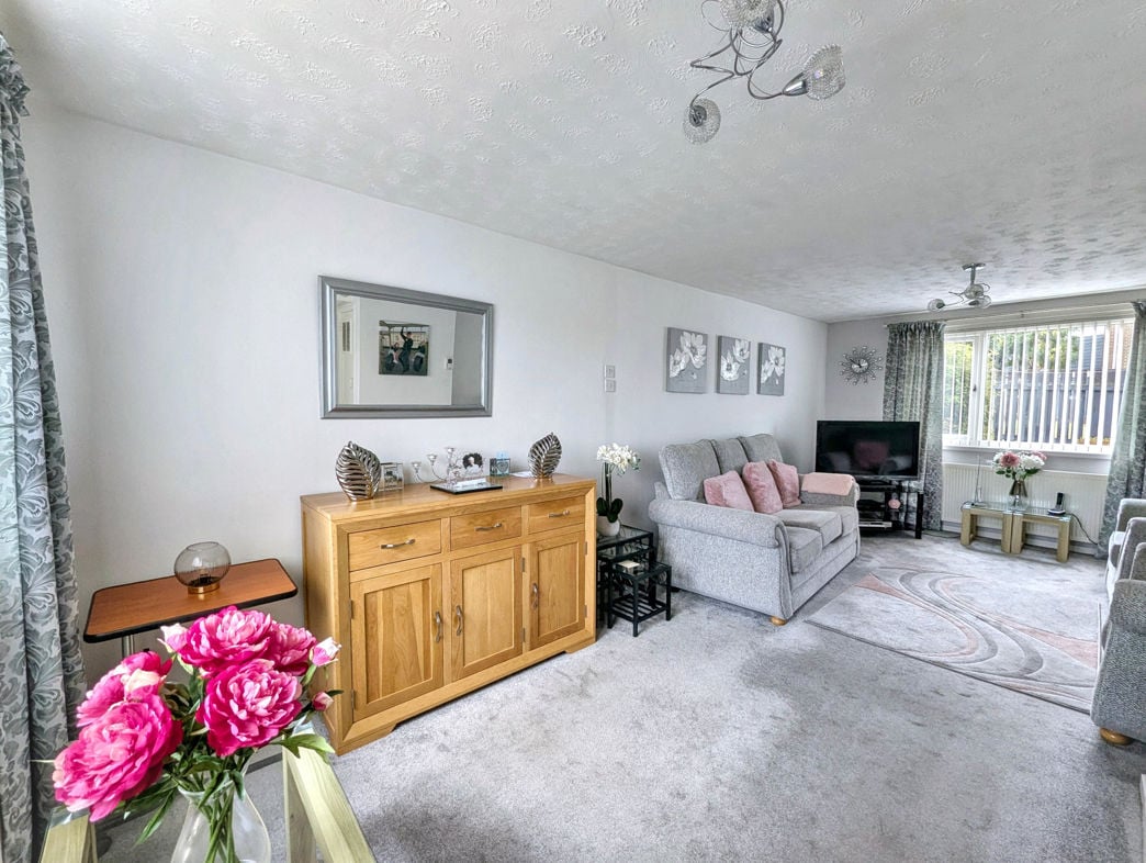 Property image 4 of 11