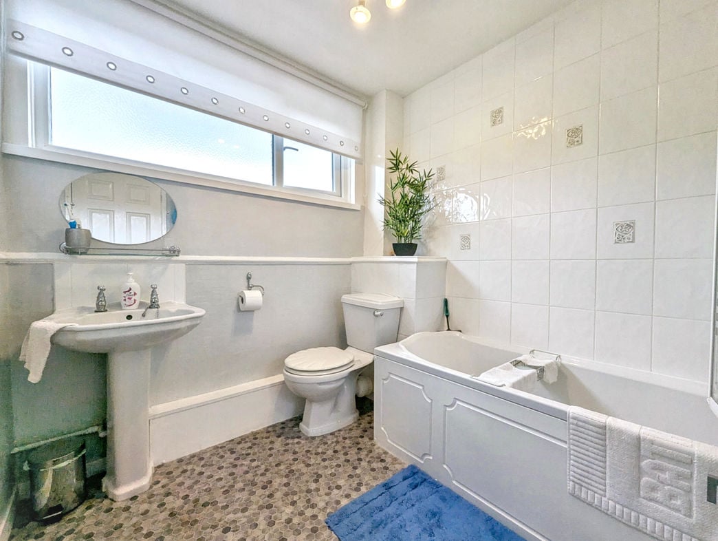 Property image 10 of 11