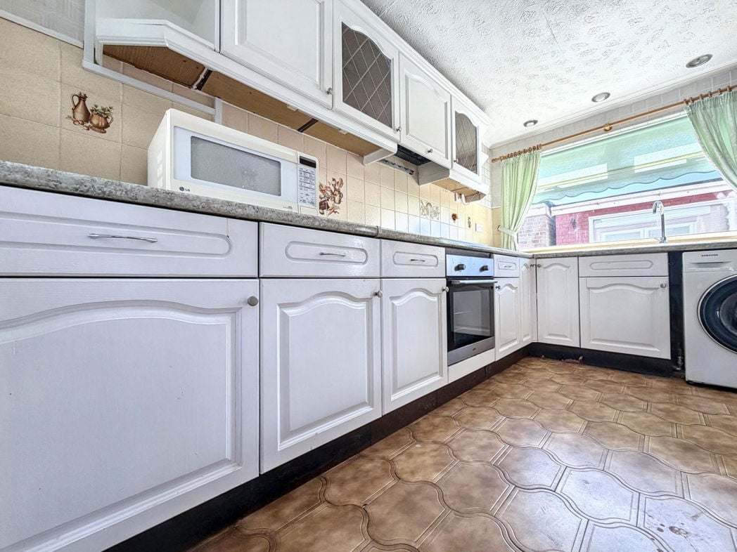 Property image 11 of 22