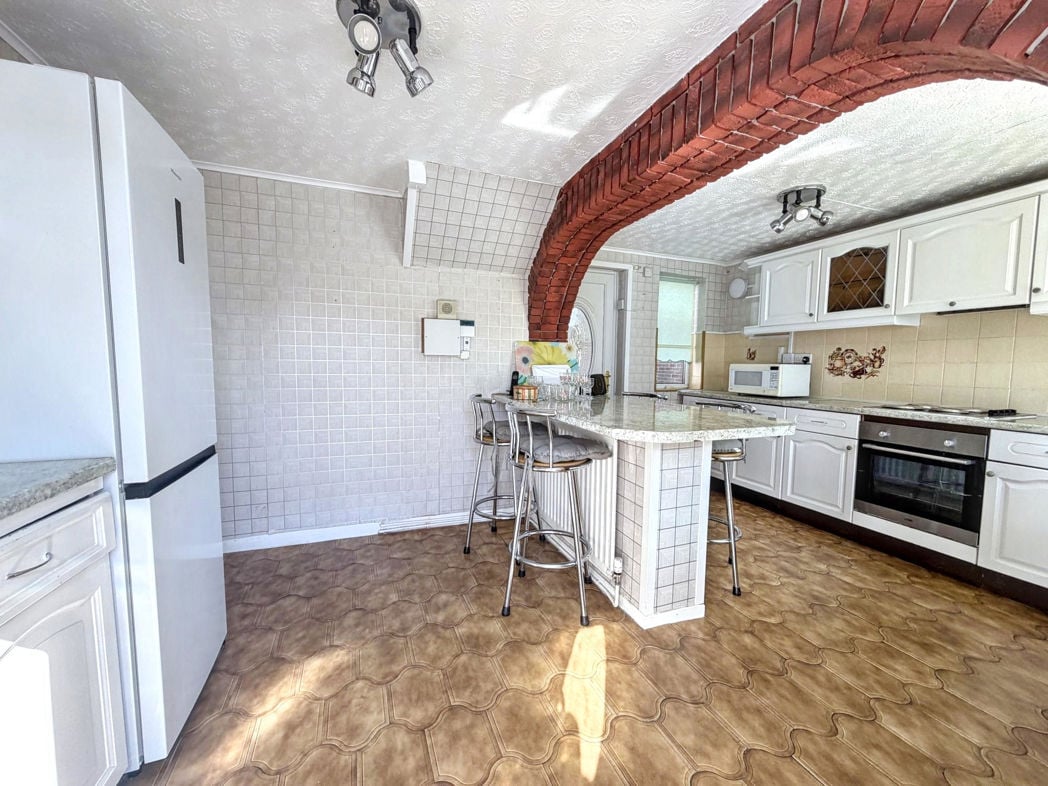 Property image 9 of 22