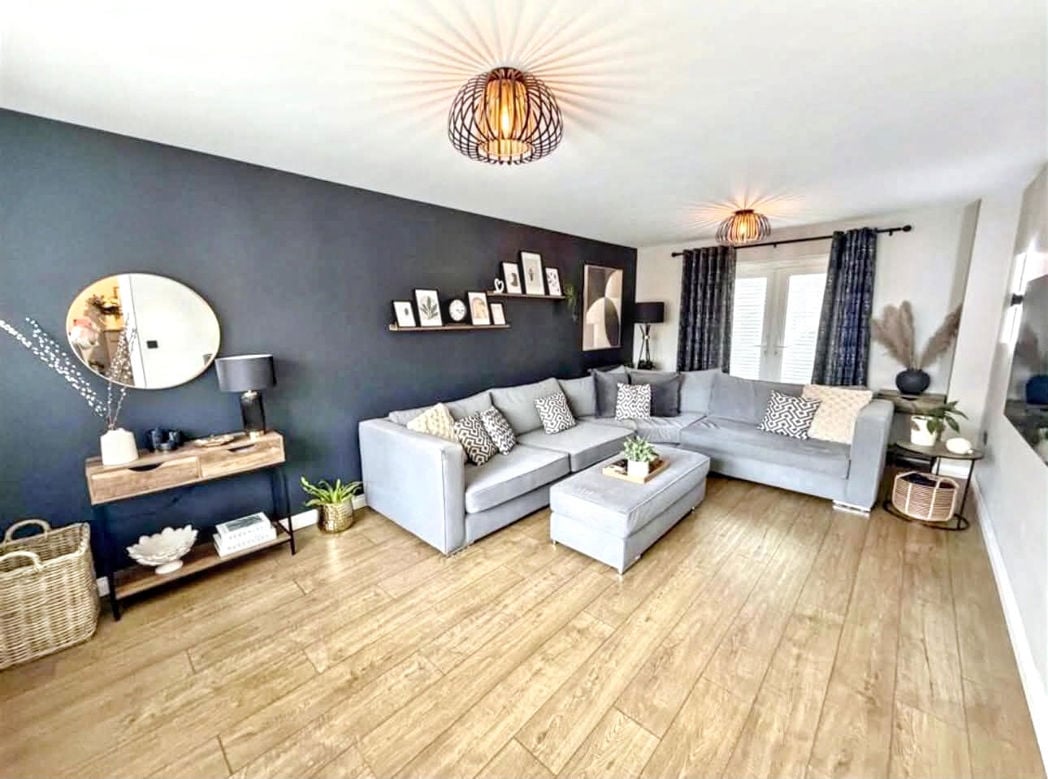 Property image 3 of 24