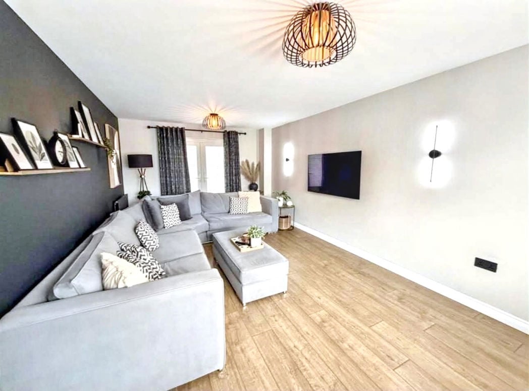 Property image 4 of 24