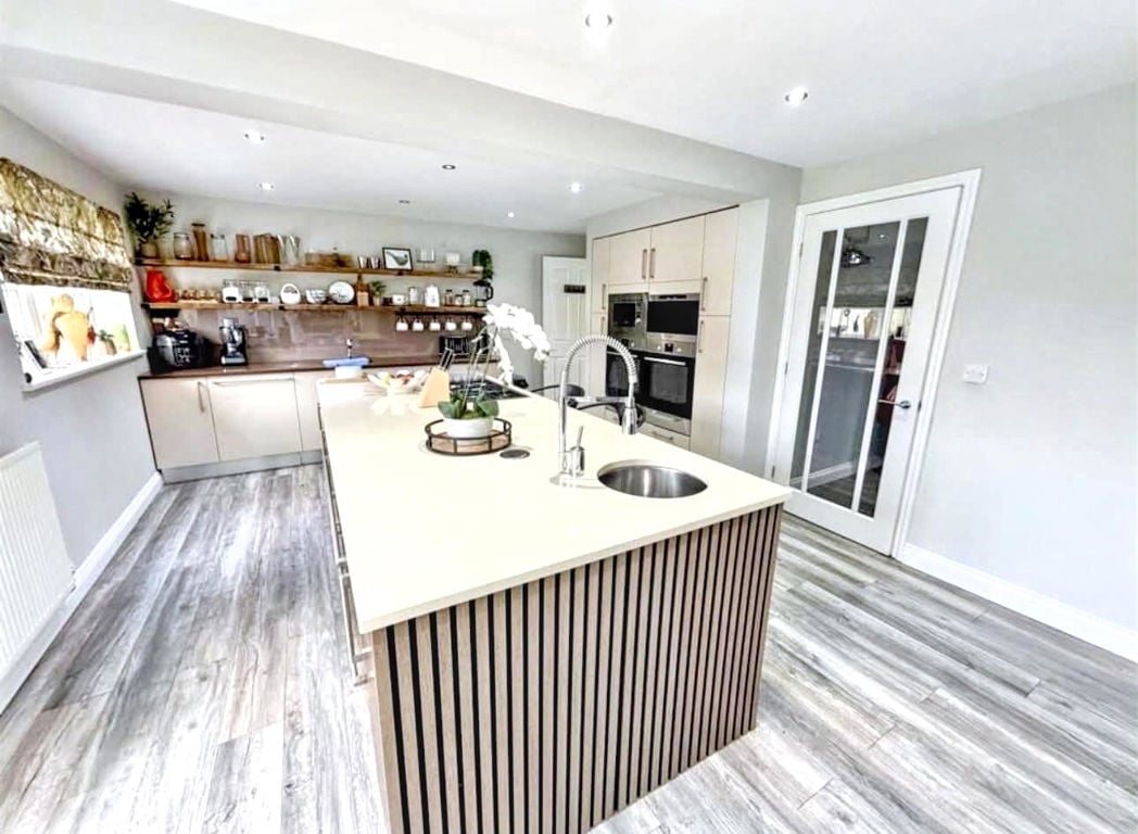 Property image 7 of 24