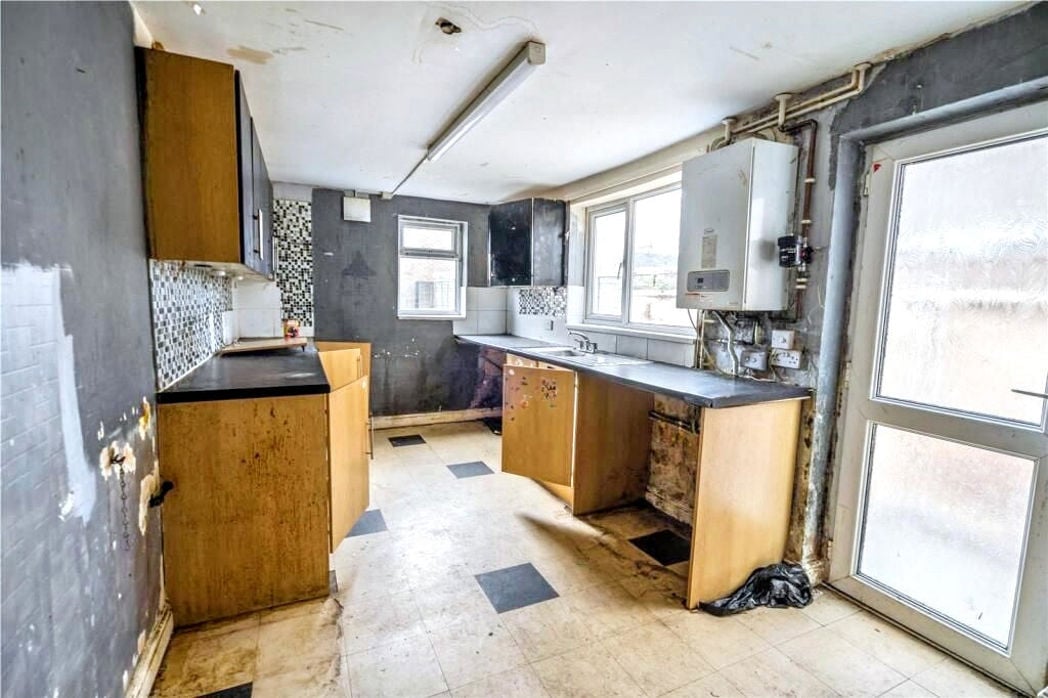 Property image 2 of 19