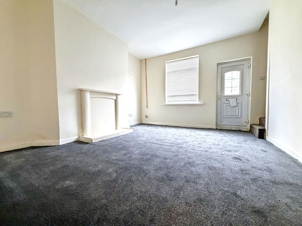 Property image 2 of 8