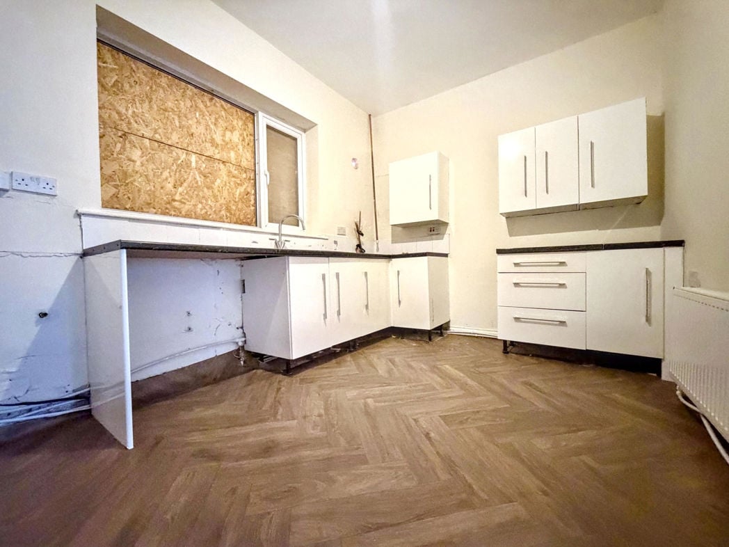Property image 4 of 8