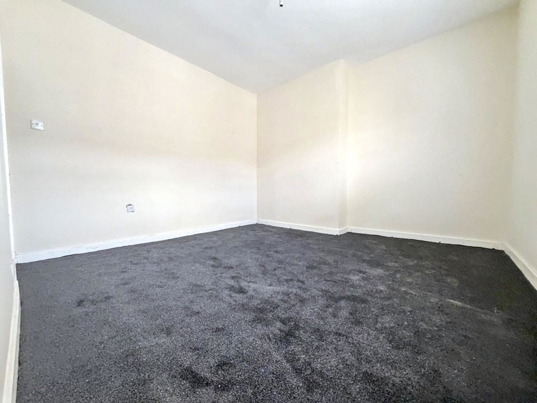 Property image 6 of 8