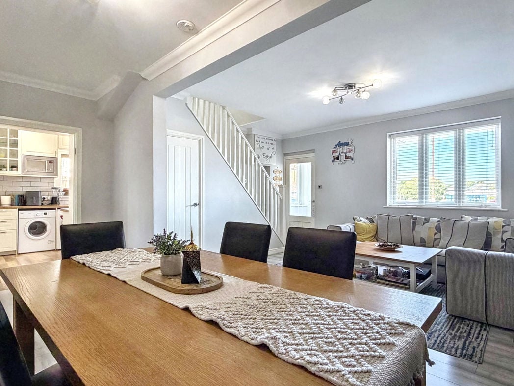 Lounge/Diner (Addtional)