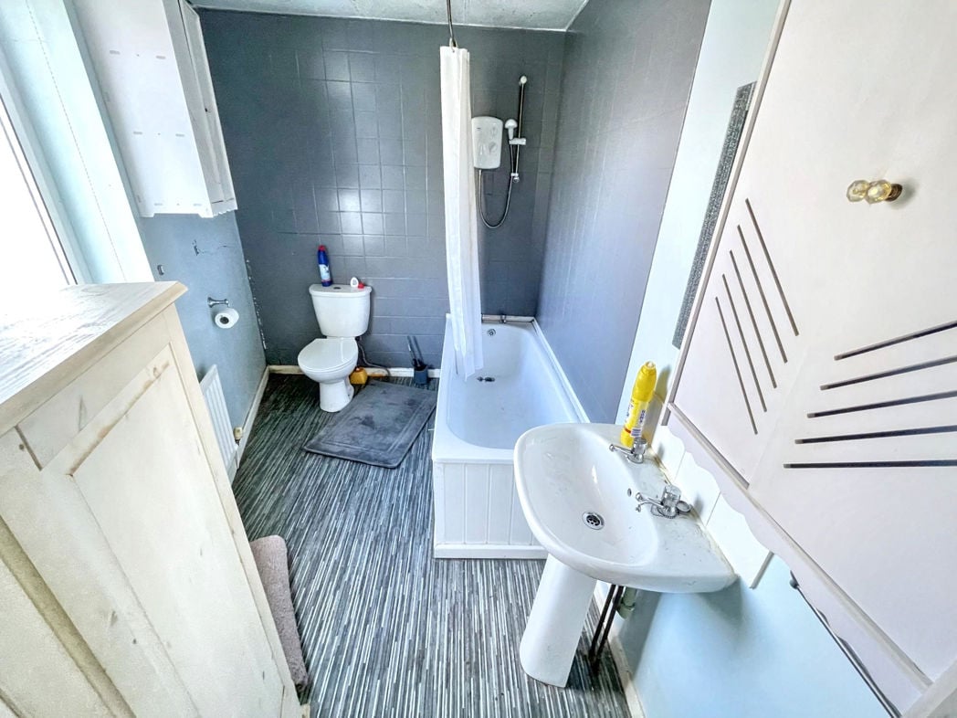 Property image 7 of 8
