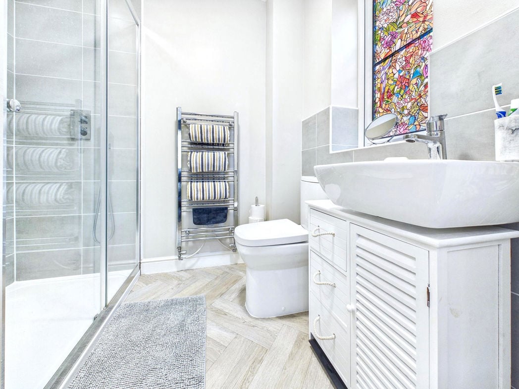 En suite shower room