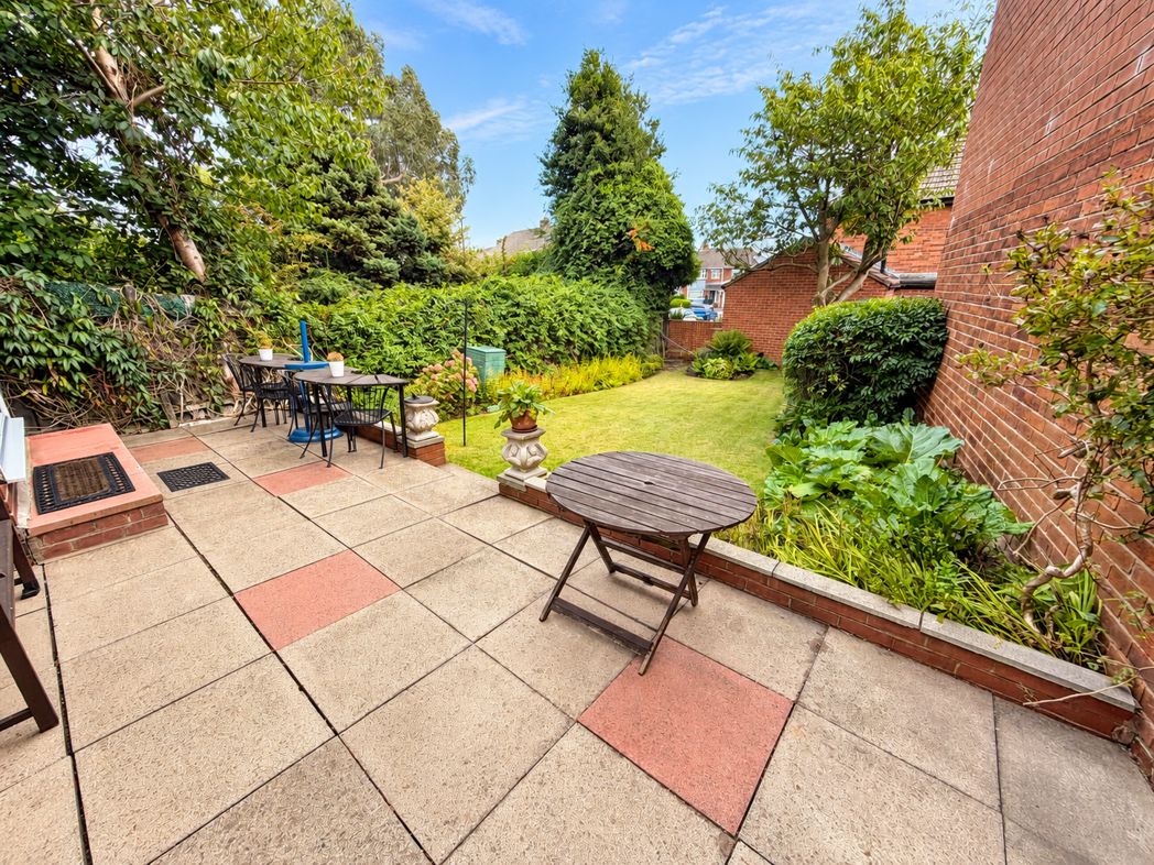 Property image 2 of 12