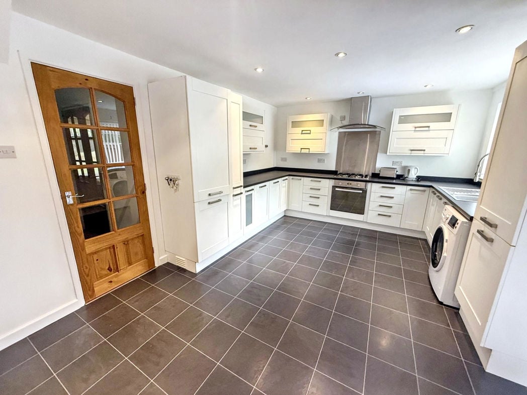 Property image 3 of 10