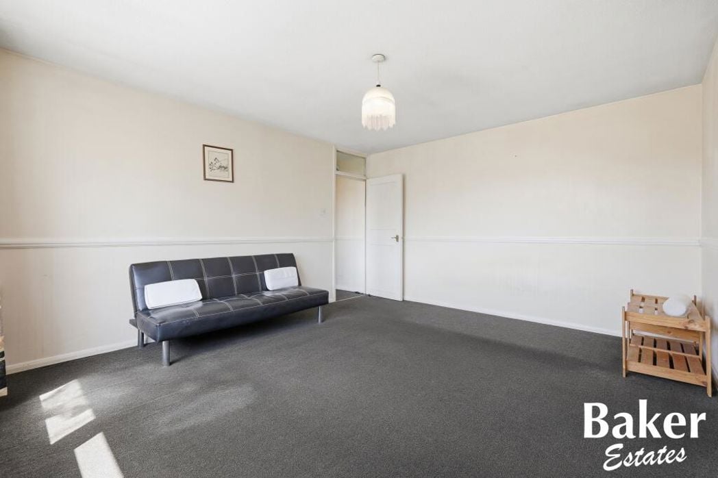 Property image 4 of 11