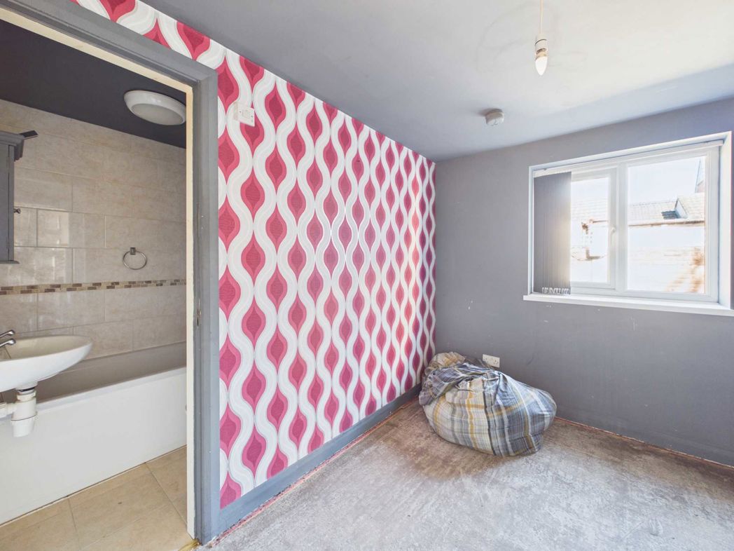 Property image 3 of 17