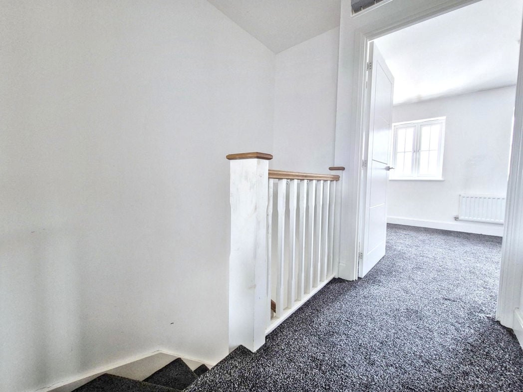 Property image 8 of 13